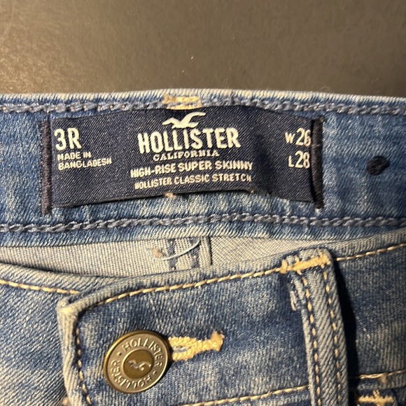 Hollister Butterfly Embroidered Jeans - Picture 3 of 5